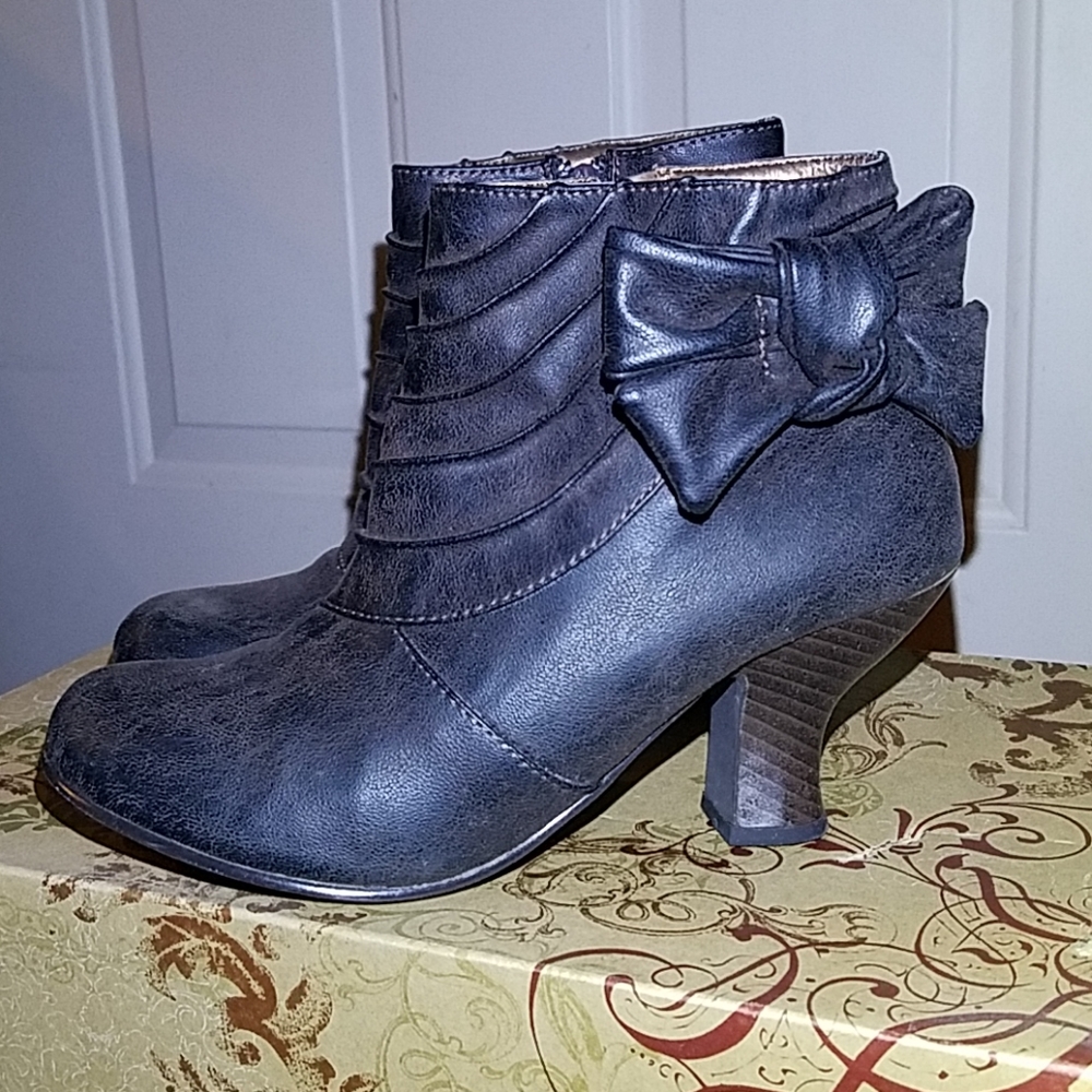 BKE Sole brown booties Sz. 6.5